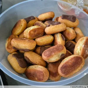 Mini Chocolate Eclair