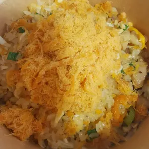 鸡丁肉松蛋炒饭   Diced Chicken&Chicken Floss Fried Rice