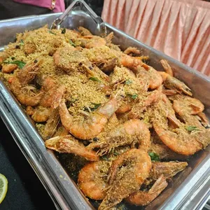 Oatmeal honey prawn 麦片蜜汁虾