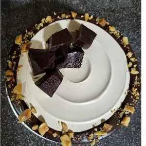 Chocolate Peanut Butter Caramel Crunch Cake (Size: 500g)