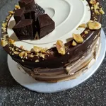 Chocolate Peanut Butter Caramel Crunch Cake (Size: 500g)