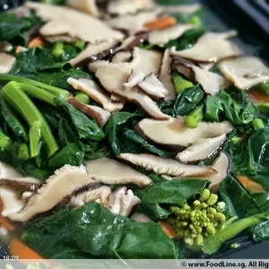 Hong Kong Kai Lan with Mushroom and Wolfberry