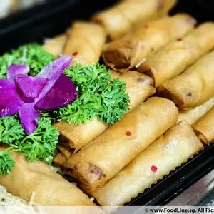 Vegetables Spring Roll with Sweet Sauce
