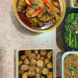 Signature Curry Chicken w/ Potato 招牌咖喱鸡马铃薯