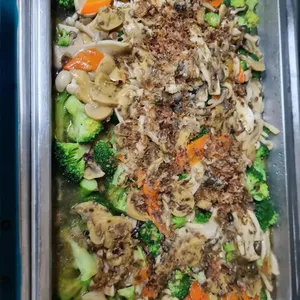Braised Green Vegetable with Mixed Mushroom 什菇扒时蔬