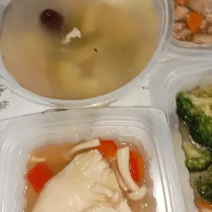 Lunch Tingkat (20 Day, 3 Dishes + Soup OR 4 Dishes)