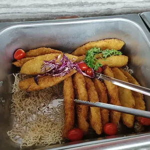 Breaded Fish Fillet w Tartar Dip