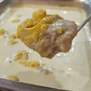 Sweet yam with golden pumpkin 金瓜芋泥