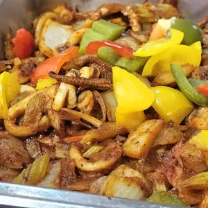Sautéed squid in sambal dressing 招牌叁芭苏东