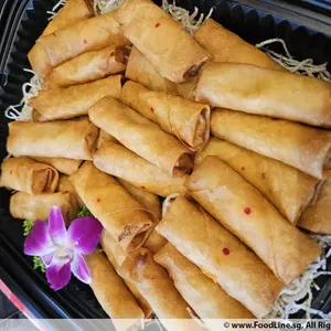 Vegetarian Spring Roll with Sweet Sauce