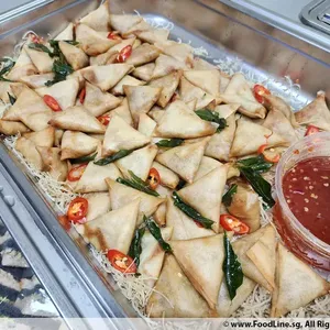 Indian Spiced Samosa<br>turnip, carrot, mixed spice<br>vegan, spicy, contains allium, wheat
