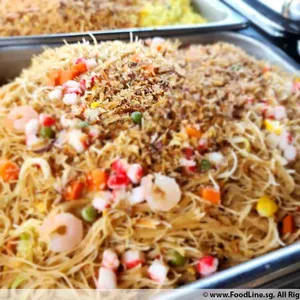 Thai Pineapple Rice 50% & Sin Chow Bee Hoon 50%