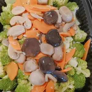 Broccoli w mixed mushroom 西兰拌蘑菇
