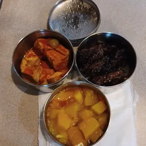 Dinner Tingkat (20 Days, 3 Dishes + Soup OR 4 Dishes)