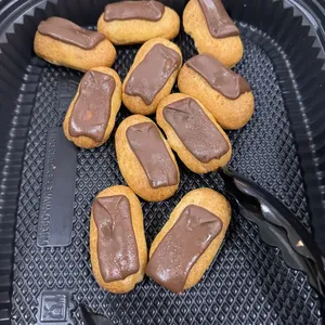 Mini Chocolate Éclair