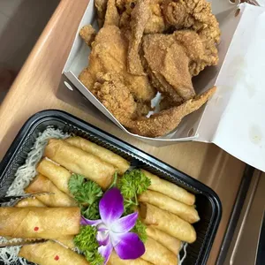 Vegetables Spring Roll with Sweet Sauce