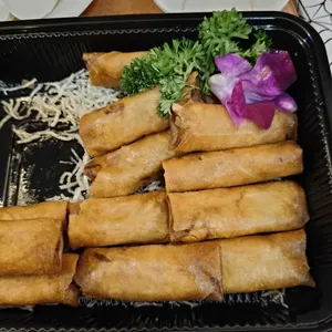 Vegetables Spring Roll with Sweet Sauce