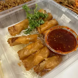 Vegetarian Spring Roll with Thai Chilli