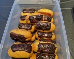 Mini Chocolate Éclair 迷你耶克蕾亚泡芙 | Customer Photo | Hock Hoe Heng Catering