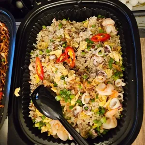 Signature Bayfront Seafood Fried Rice   (海鲜炒饭)