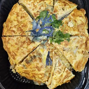 Thai onion omelette  Khai jiao