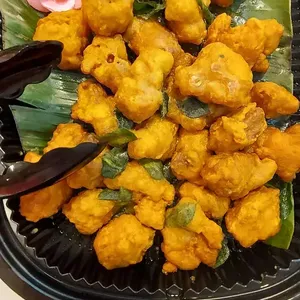 Creamy Butter Salted Egg Yolk Chicken   (咸蛋鸡)