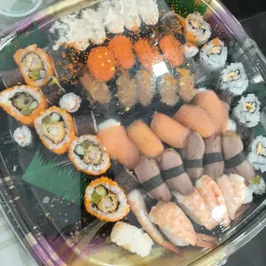 Japanese Classic Sushi and Maki Platter (55pcs)