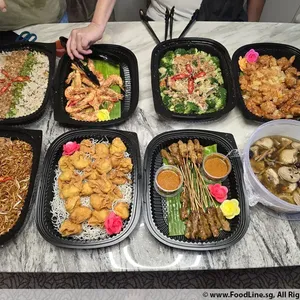 Signature Bayfront Seafood Fried Rice   (海鲜炒饭)