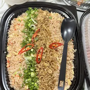 Kampong Style Fried Rice   (参巴炒饭)