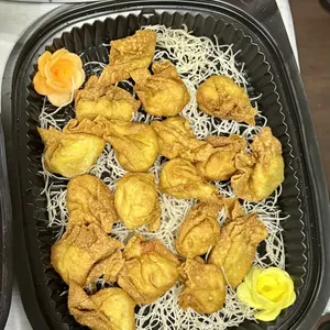 Seafood Wanton with Mayo (炸海鲜云吞和美乃滋酱)