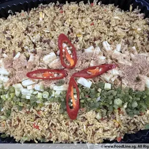 Thai Style Pineapple Fried Rice   (黄梨炒饭)