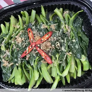 Stir Fry Kailan with Minced Garlic   (蒜香炒芥兰)