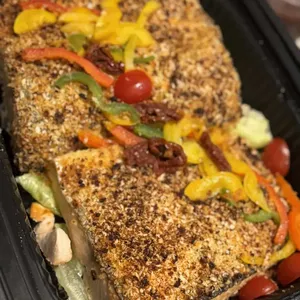 Parmesan Sundried Tomato Crusted Salmon with Citrus Dip (Approx. 900g)