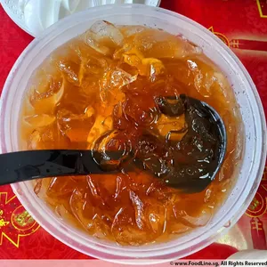 Chilled Sea Coconut w/ Longan 海底椰龙眼