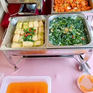 蒜香三色蛋水煮菠菜 Poached Chinese Spinach with Assorted Eggs and Garlic