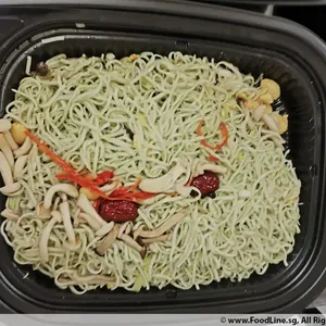 八宝罗汉蘑菇炒菠菜面 Eight Treasure Spinach Noodle with Mushrooms