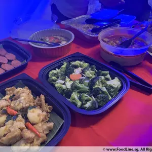 Broccoli with Mushroom & Pacific Clam 香炒西兰花蘑菇鲍贝