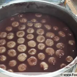 黑芝麻汤圆配红豆汤 Black Sesame Tang Yuan with Red Bean Soup