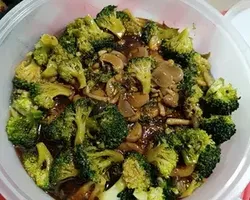 Braised Dry Edible Mushroom On Broccoli Farm | Customer Photo | QQ Catering