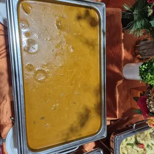 Signature red curry chicken with baby potatoes 招牌咖喱鸡