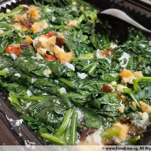 蒜香三色蛋水煮菠菜 Poached Chinese Spinach with Assorted Eggs and Garlic