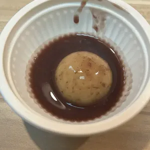 黑芝麻汤圆配红豆汤 Black Sesame Tang Yuan with Red Bean Soup
