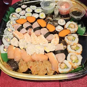 Japanese Classic Sushi and Maki Platter (55pcs)
