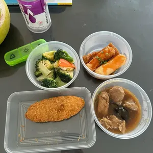 Trial Tingkat - 3 Dishes + 1 soup/ 4 Dishes (5 days)(Lunch)