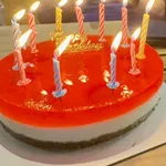 Strawberry Jelly (Size: 1 kg) (Messages on the cake: NO message can be written on cake.)