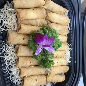 Vegetarian Spring Roll with Sweet Sauce