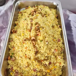 Thai Pineapple Fried Rice 泰式黄梨炒饭