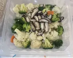 Mixed Cauliflower & Broccoli w Mushroom 香菇白菜花与西兰花 | Customer Photo | Xiang's Catering