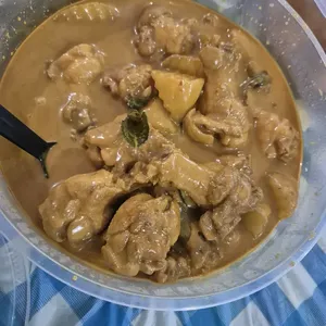 Curry Chicken with Potatoes