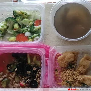 Lunch Tingkat (20 Day, 3 Dishes + Soup OR 4 Dishes)